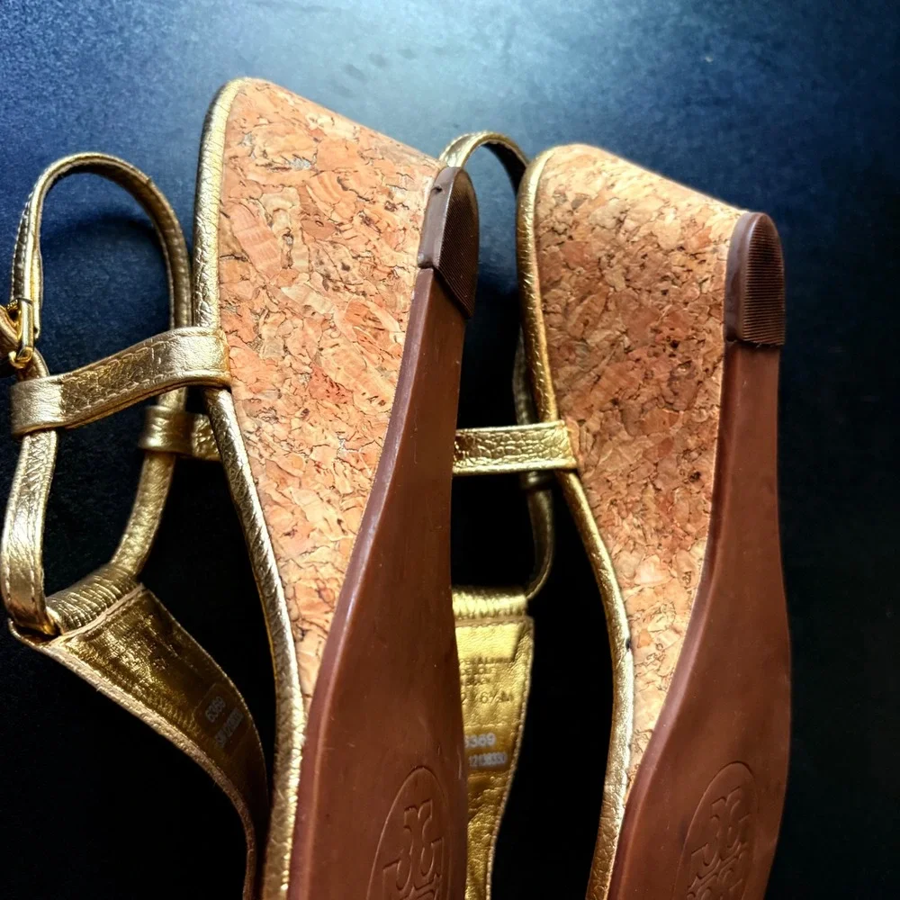 Tory Burch Logo Wedge Thong Sandal cork‎ wedge heel size 6.5 gold